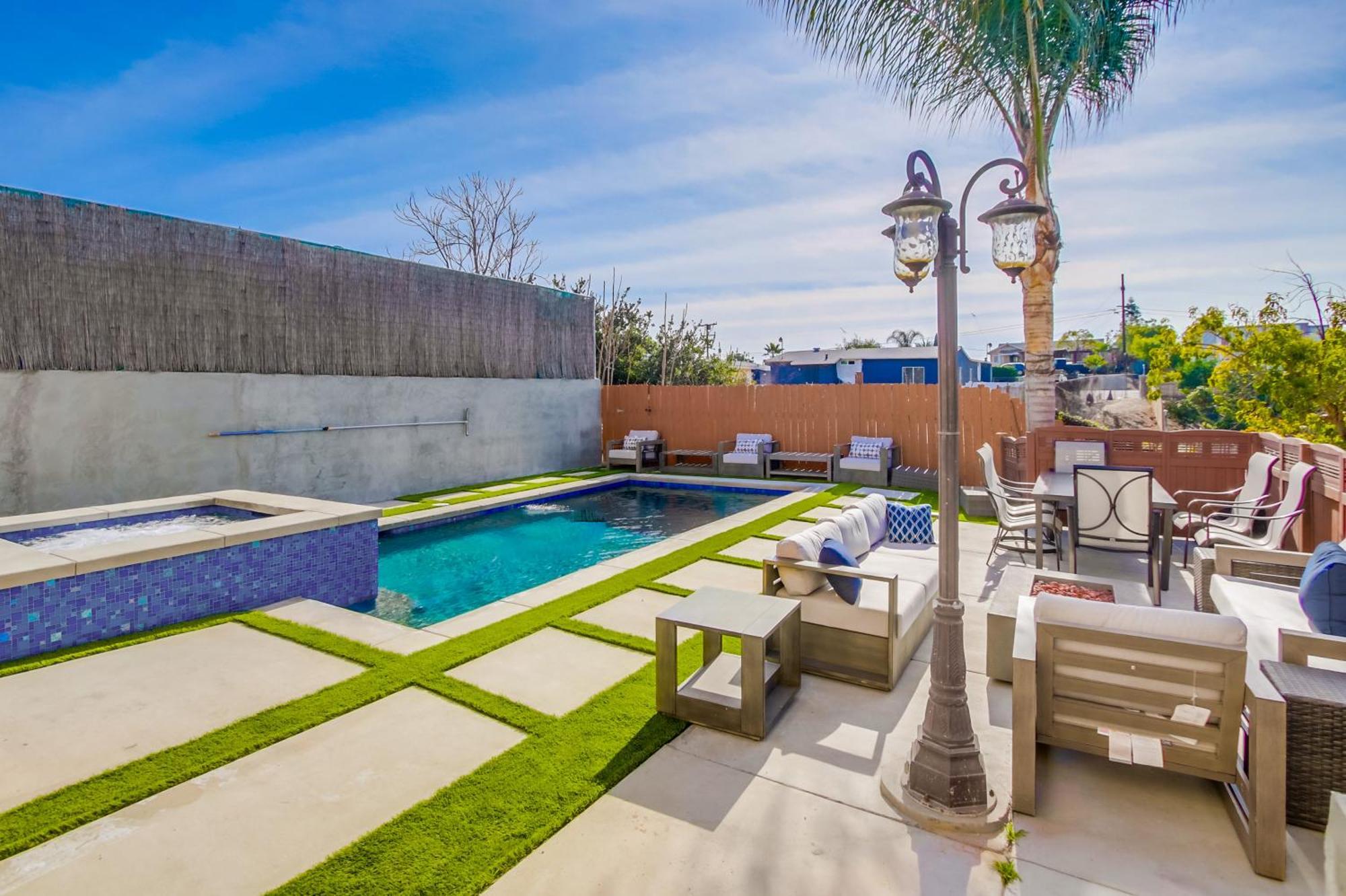 Luxurious With Pool &